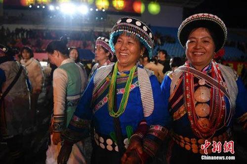 云南傈僳族视频吃瓜,视频记录吃瓜盛宴