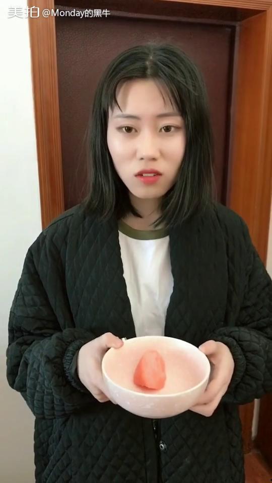 陪女人吃大瓜视频播放,陪你一起探索美食与娱乐的完美融合