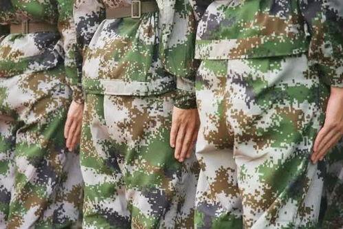 军训吃瓜搞笑视频,吃瓜视频里的欢乐时光