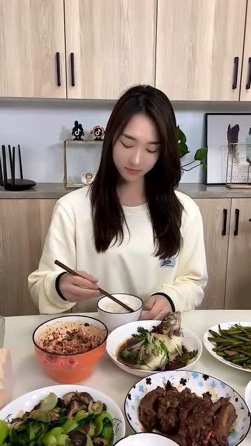 回族媳妇吃瓜视频大全,趣味横生的日常生活瞬间